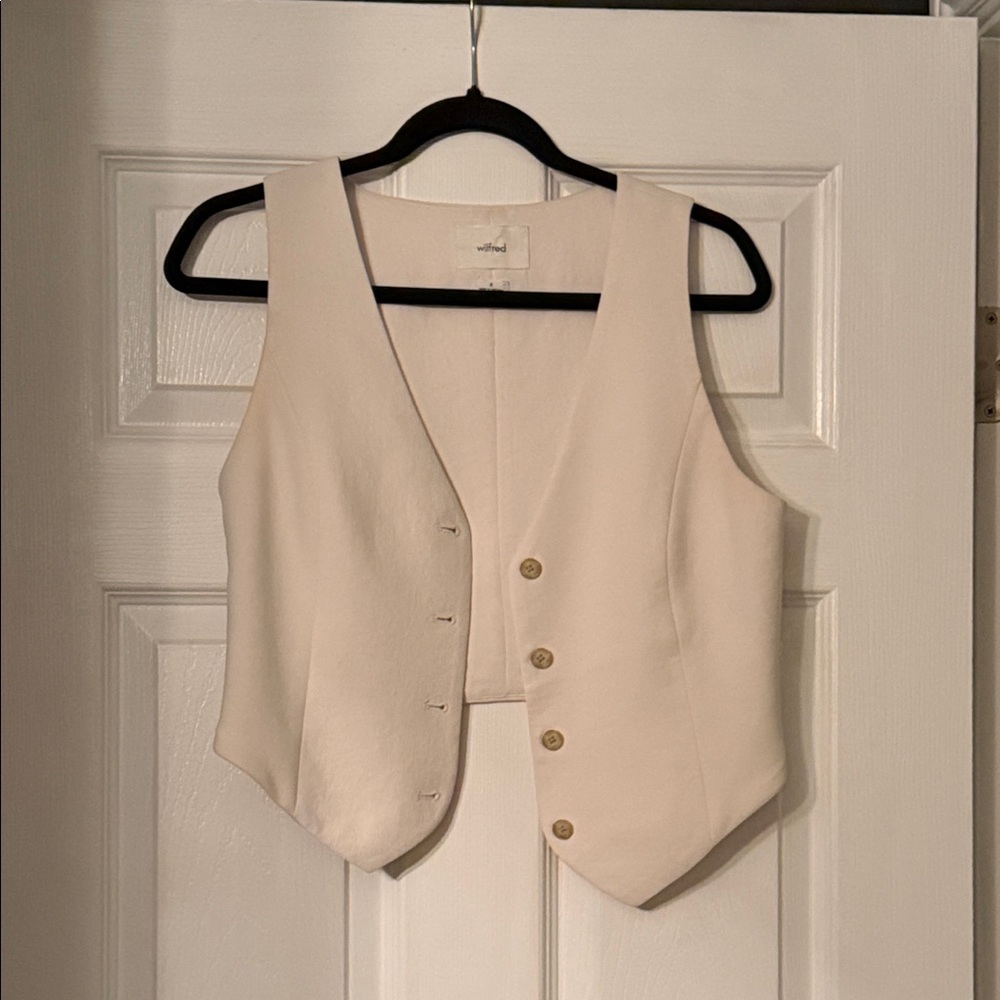 Wilfred Light Cream Sleeveless Top